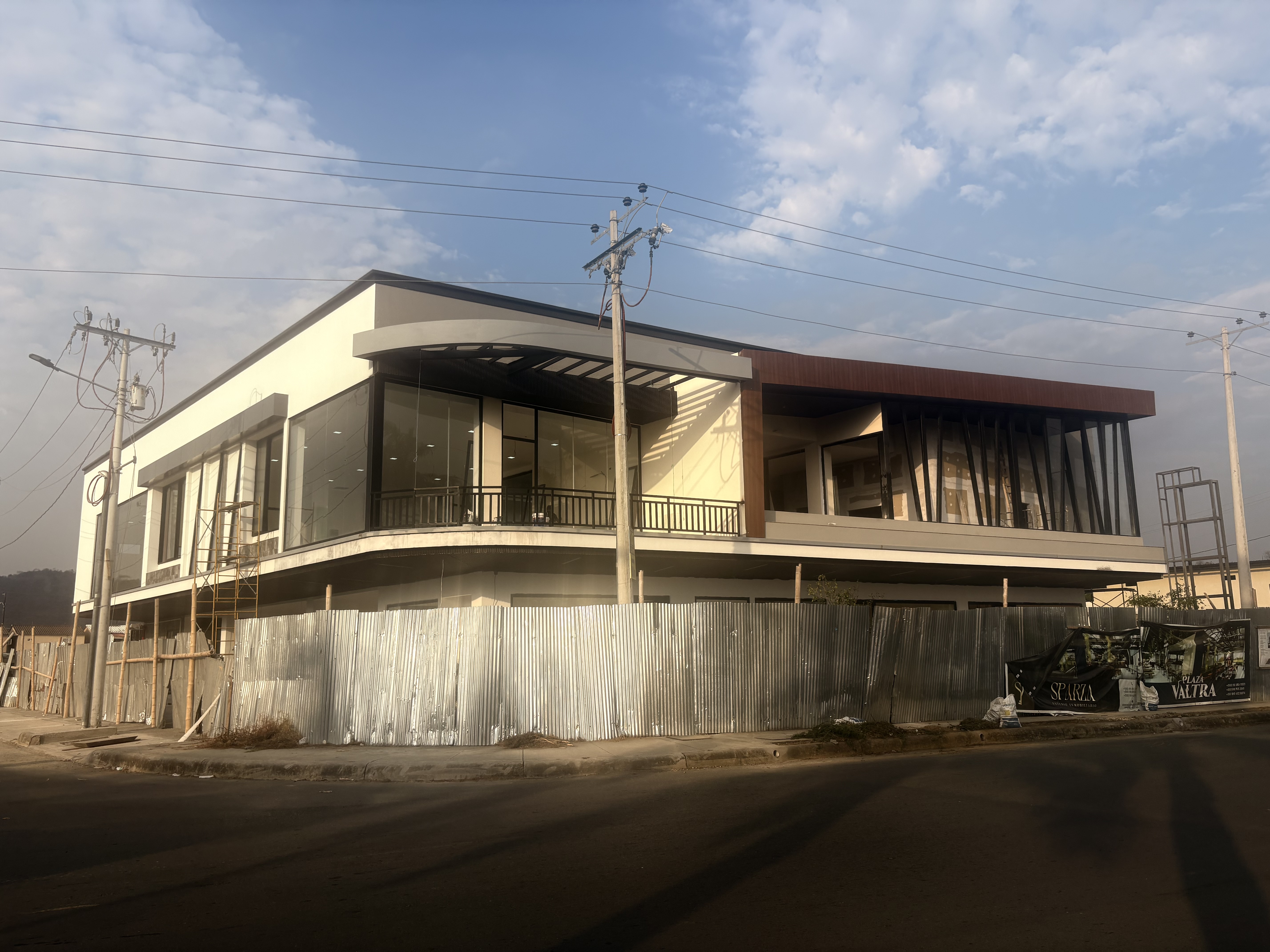 Plaza VALTRA, La Joya