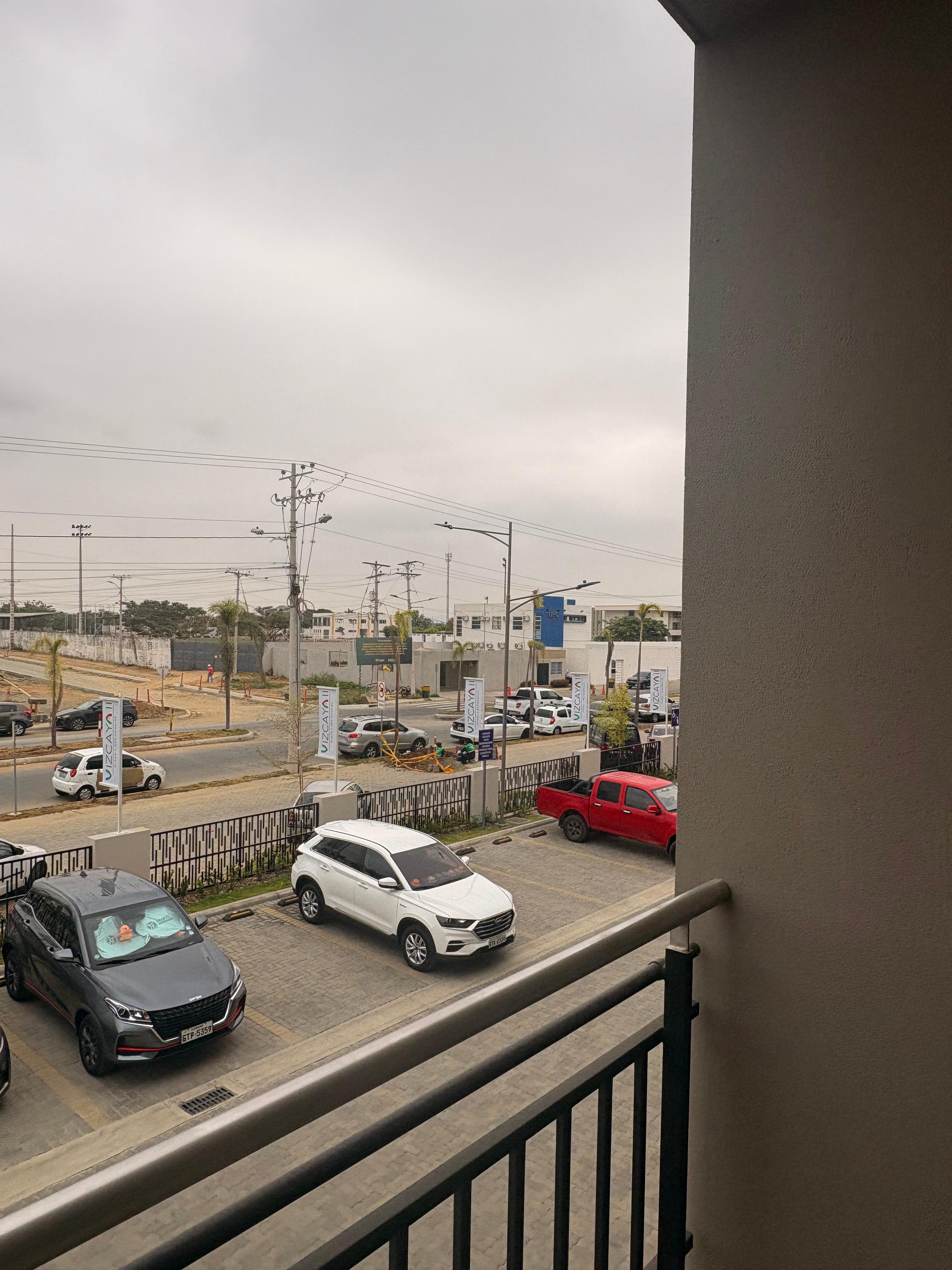 Local de alquiler con acabados en Viscaya 2