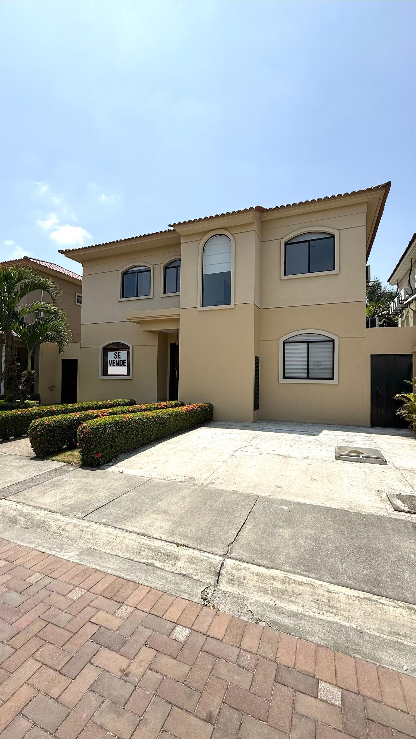 Casa con excelente ubicacion